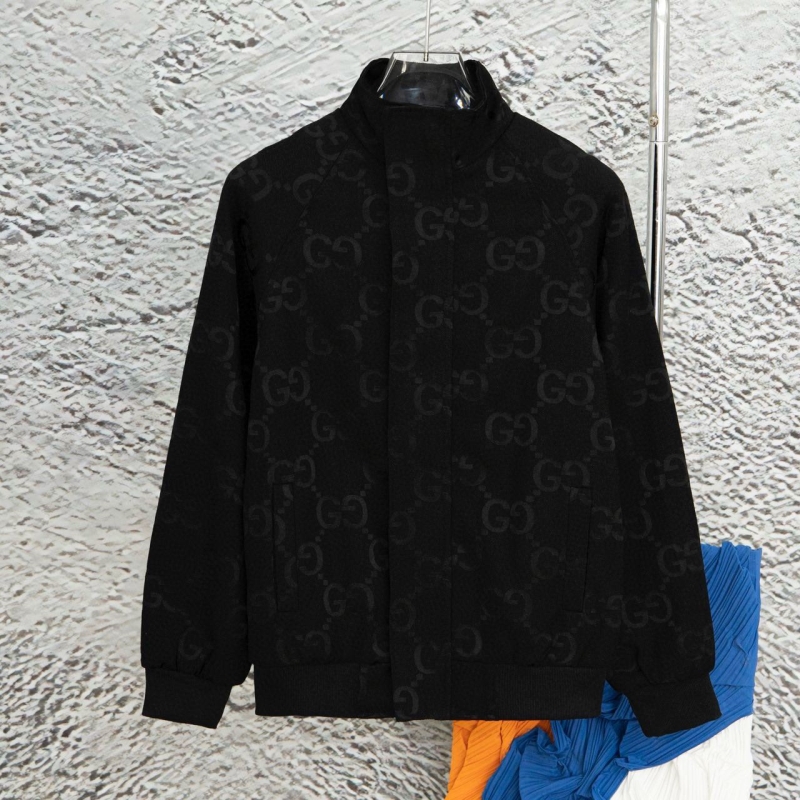 G*u*i coats